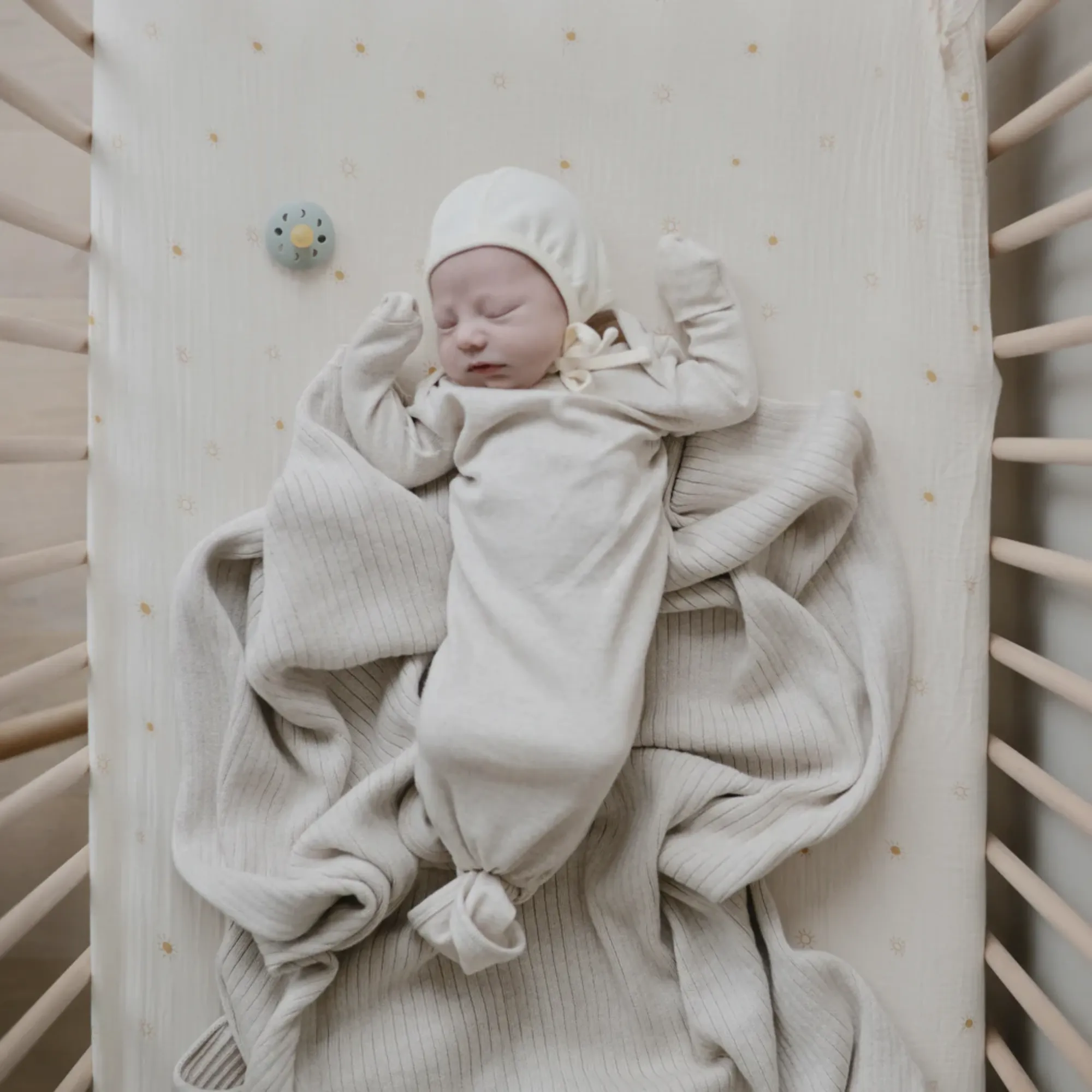 MUSHIE Ribbed Baby Gown