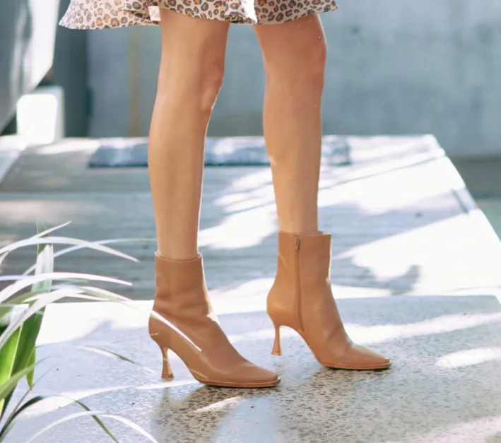 Zoe Kratzmann Hero Tan - LAST PAIR size 39